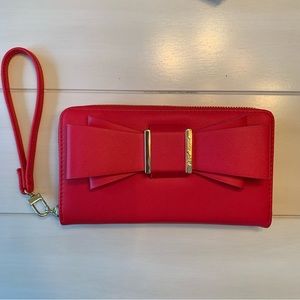 NWT Betsey Johnson wristlet